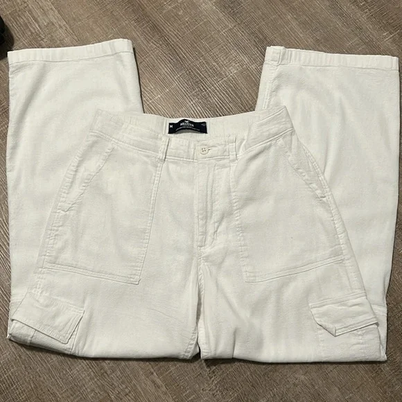 Hollister - Picture 2 of 5